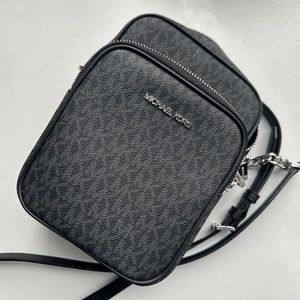 Michael Kors Jet Set crossbody